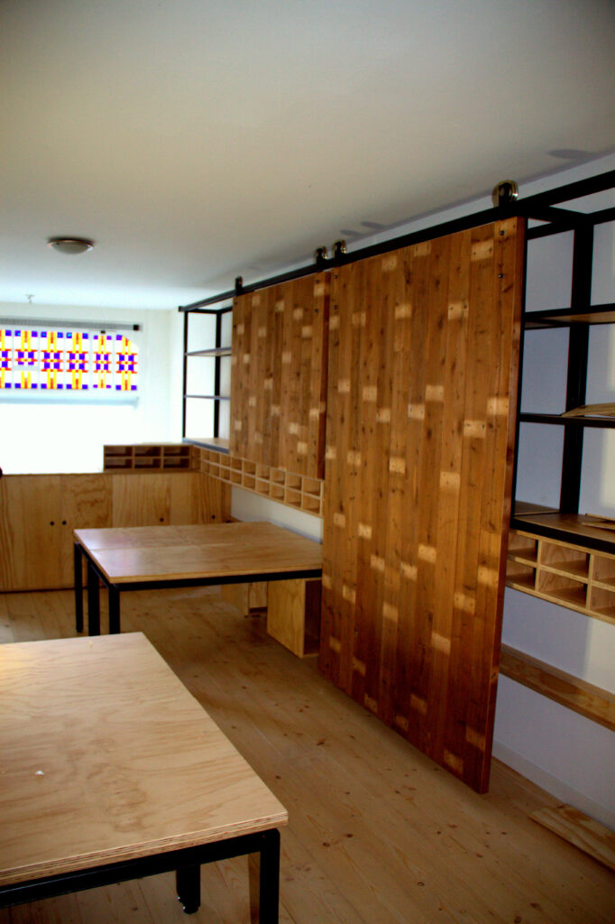 kantoorinrichting, bedrijfsinrichting, wandmeubel, tafel, laswerk