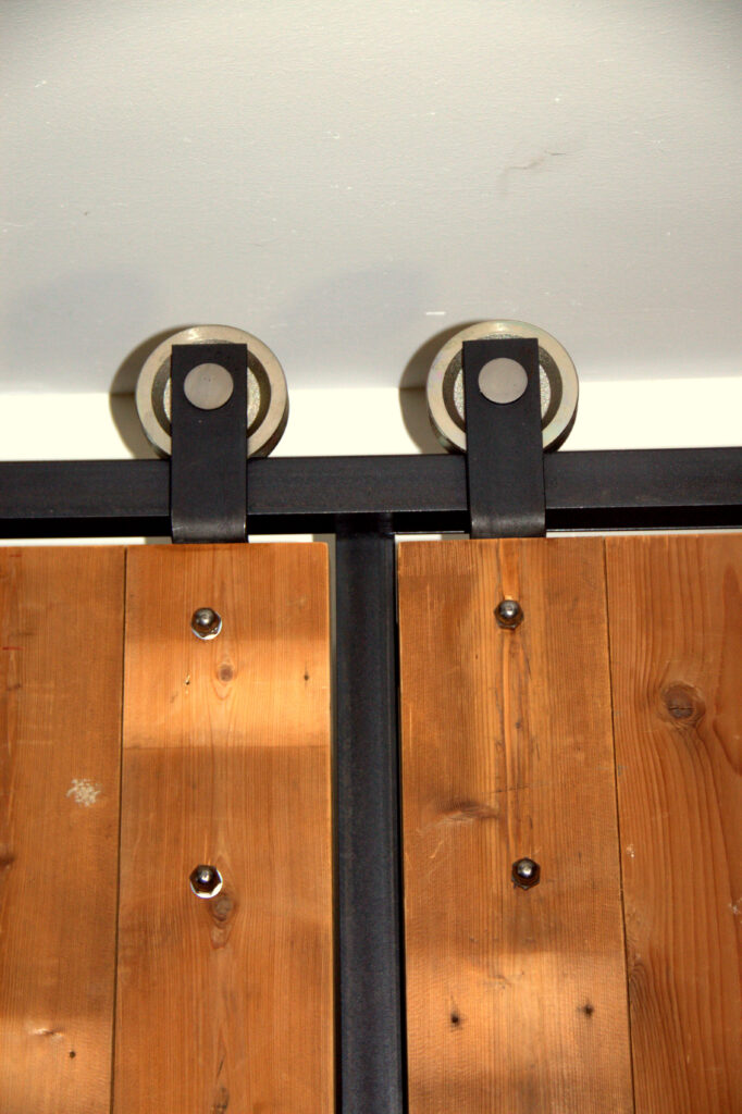 kantoorinrichting, bedrijfsinrichting, wandmeubel, tafel, laswerk