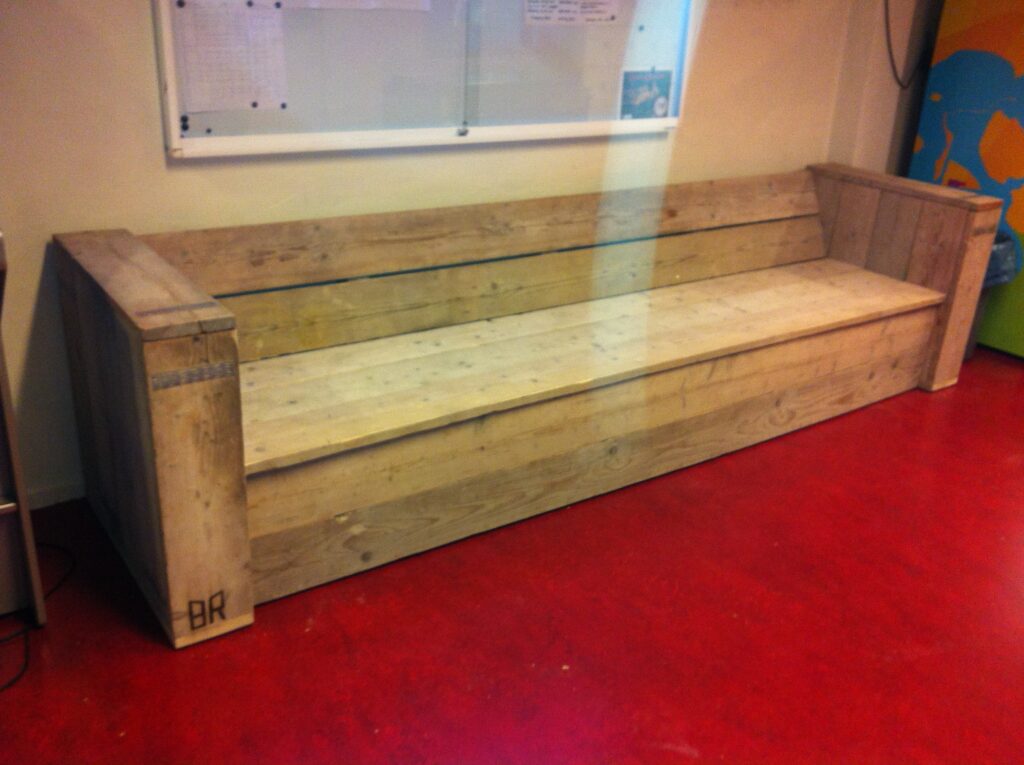 Bank steigerhout