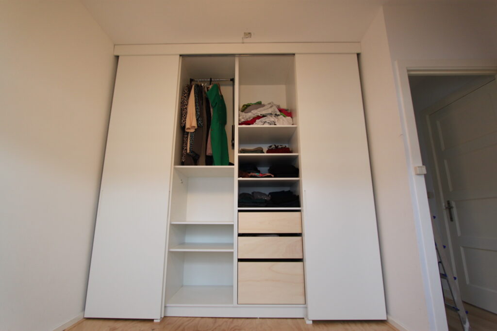 meubels op maat,kast tot plafond,Amsterdam,kast met schuifdeuren,kledingkast tot plafond