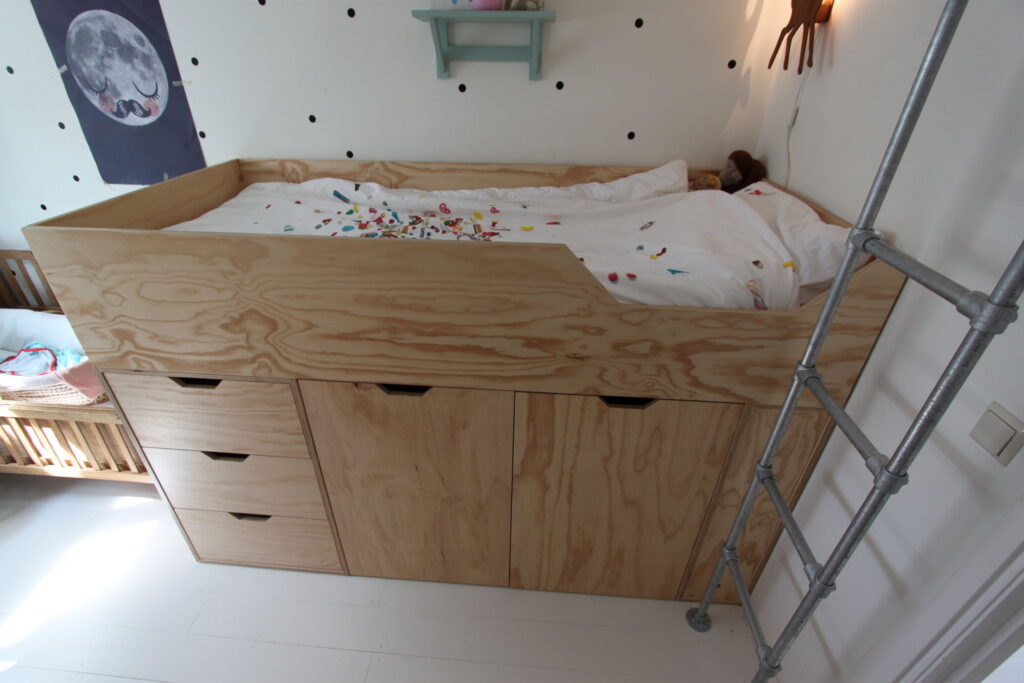 Hoogslaper UnderlaymentKindermeubels, Underlayment,hoogslaper,kinderkamer,kinderbed,hoogslaper met bergruimte,kinderbed op maat,meubels op maat,hoogslaper op maat