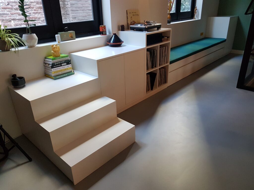 Trapmeubel # Djmeubel #bank onder  raam # Bank met lades #meubelsopmaat #kastopmaat #maatwerk #meubelmaker #amsterdam #interieurbouw #cabinet #bespoke #bespokefurniture #bespokecabinets #interiordesign  #handmade #custommade #cabinetmakers #cabinetmakersamsterdam #loftinterior #loftdesign #loftstyle # interiordesign  #kadijken #kadijksplein #plantagebuurt @reloopdj @reloop_hifi # bespokecabinets