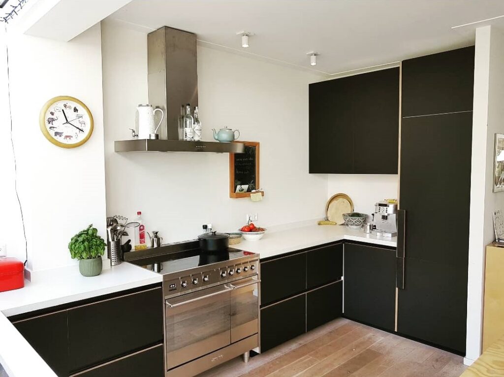 keuken op maat , keuken betonnen blad , keuken mat zwart , kitchen , custom kitchen amsterdam , amsterdam , meubelmaker ,  meubels op maat  , custom made , bespoke , maatwerk, Arpa fenix , wit beton aanrecht blad