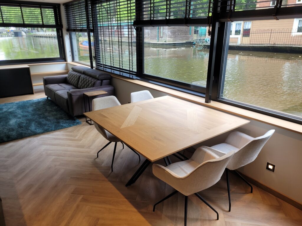 eiken #oak #customfurniture #customtable #handmade #cabinetmakersamsterdam #cabinetmaker #bespoke #meubelmaker #verjongdetafel #eikentafe #meubelsopmaat #beerhendriksmaatwerkenmeubels , tafek op maat , tafel met verjongd blad , custom tafel , handmade oak table