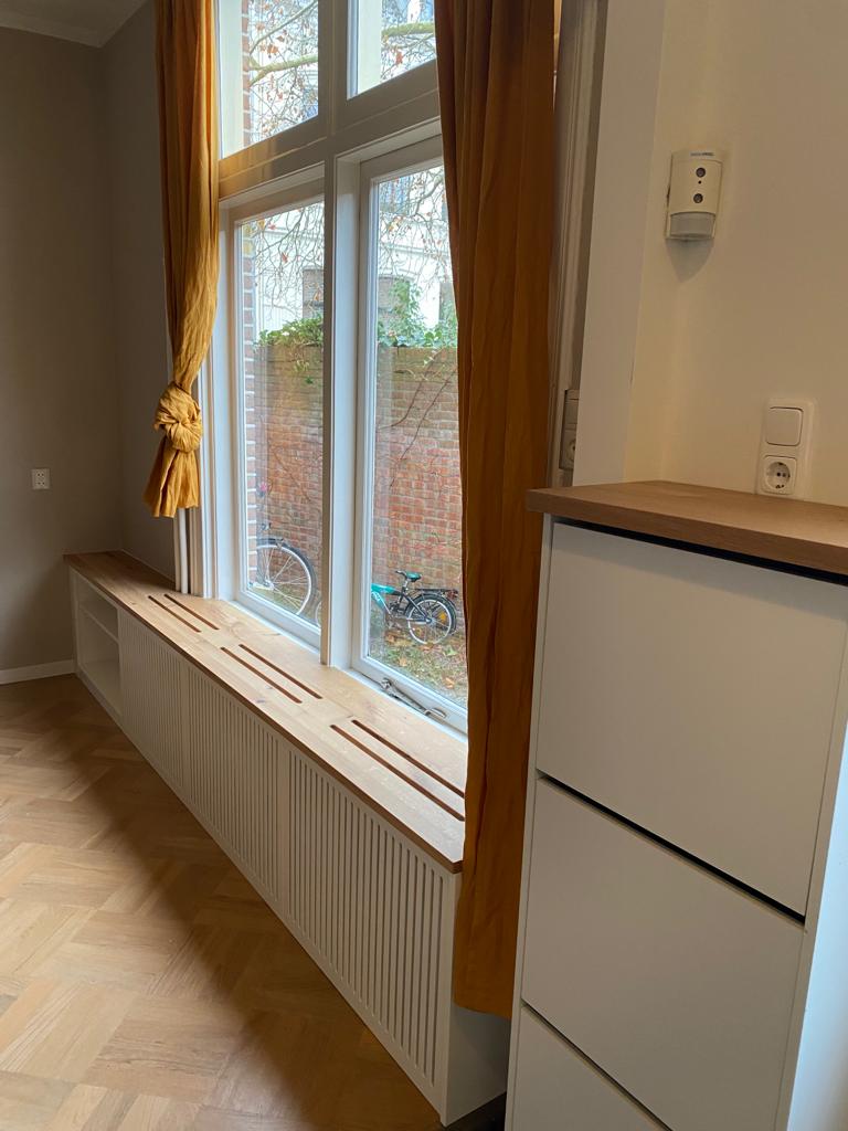 # Oak #meubelmaker #meubelmakersamsterdam #tvfurniture #radiatorombouw #RADIATOR COVER  #furnture  #furnituredesign #oak #cabinetmakersamsterdam #cabinetmaker #maatwerk #meubelsopmaat  #bespoke #beerhendriksmaatwerkenmeubels #custommade #amsterdam