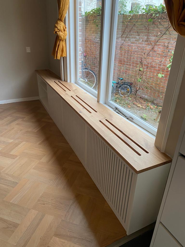 # Oak #meubelmaker #meubelmakersamsterdam #tvfurniture #radiatorombouw #RADIATOR COVER  #furnture  #furnituredesign #oak #cabinetmakersamsterdam #cabinetmaker #maatwerk #meubelsopmaat  #bespoke #beerhendriksmaatwerkenmeubels #custommade #amsterdam